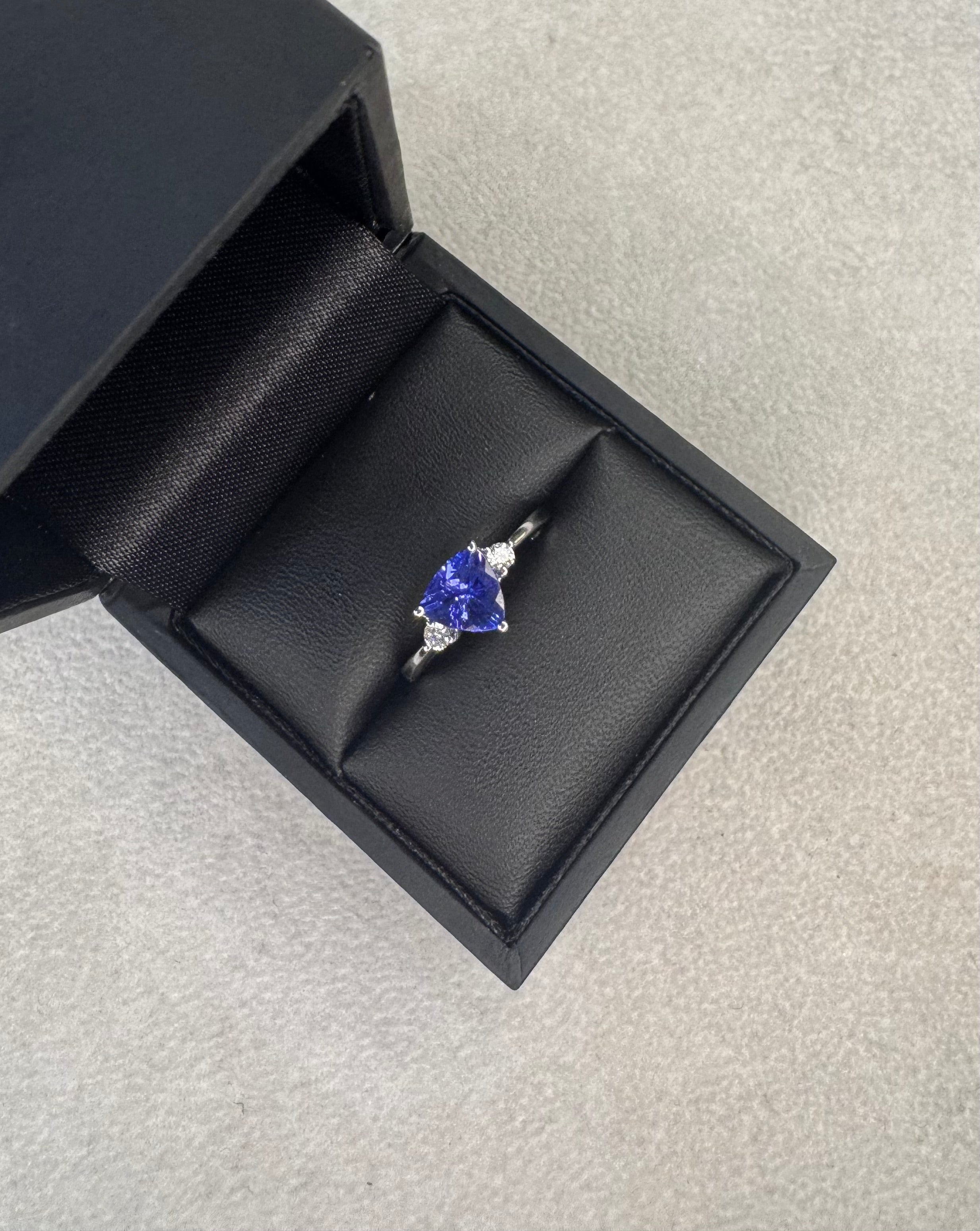 18ct White Gold Tanzanite and Diamond Ring