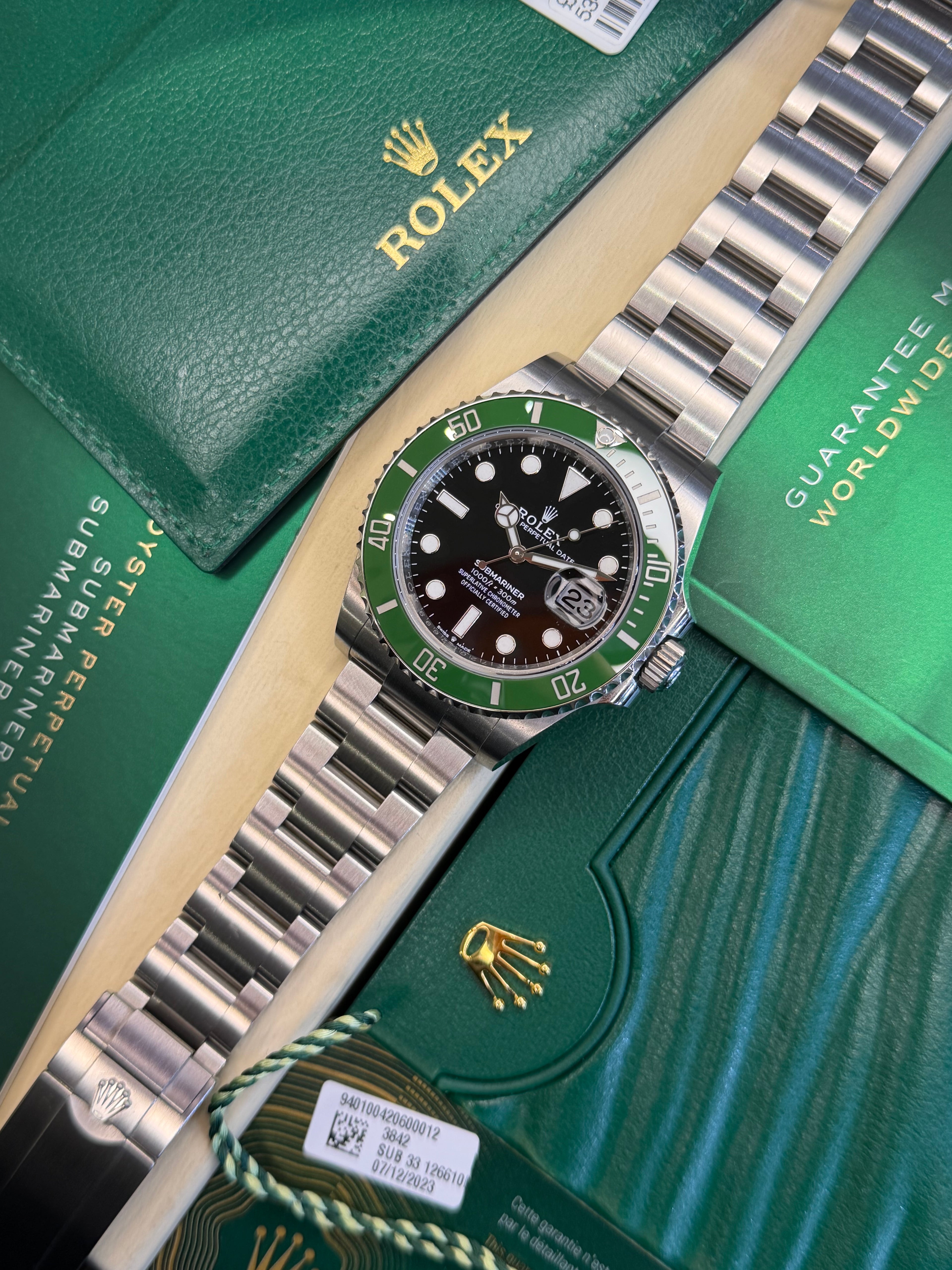 Rolex Submariner "Starbucks" (2023 Full Set) 126610LV