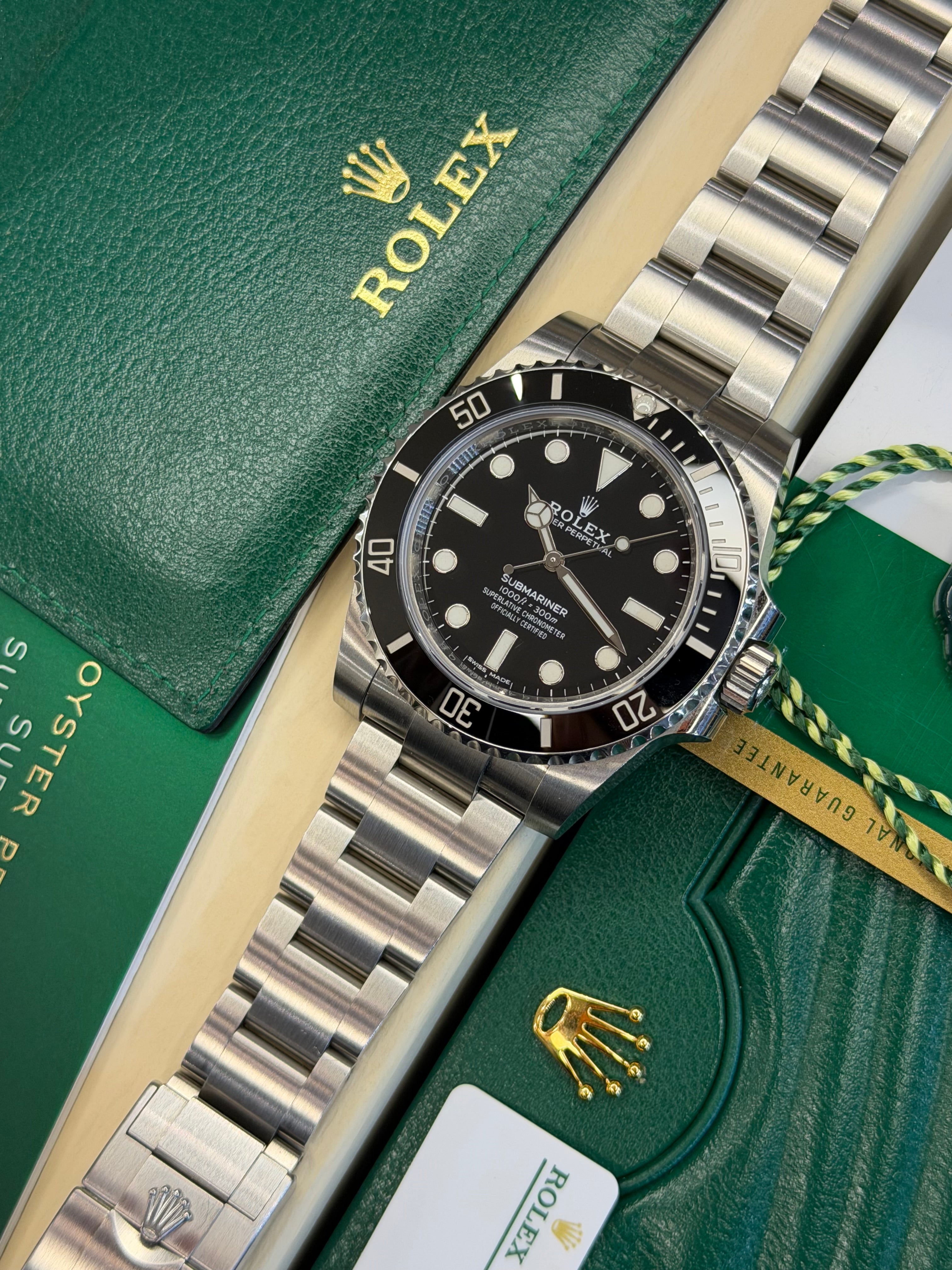 Rolex Submariner Non-Date 40MM (2020 Full Set) 114060