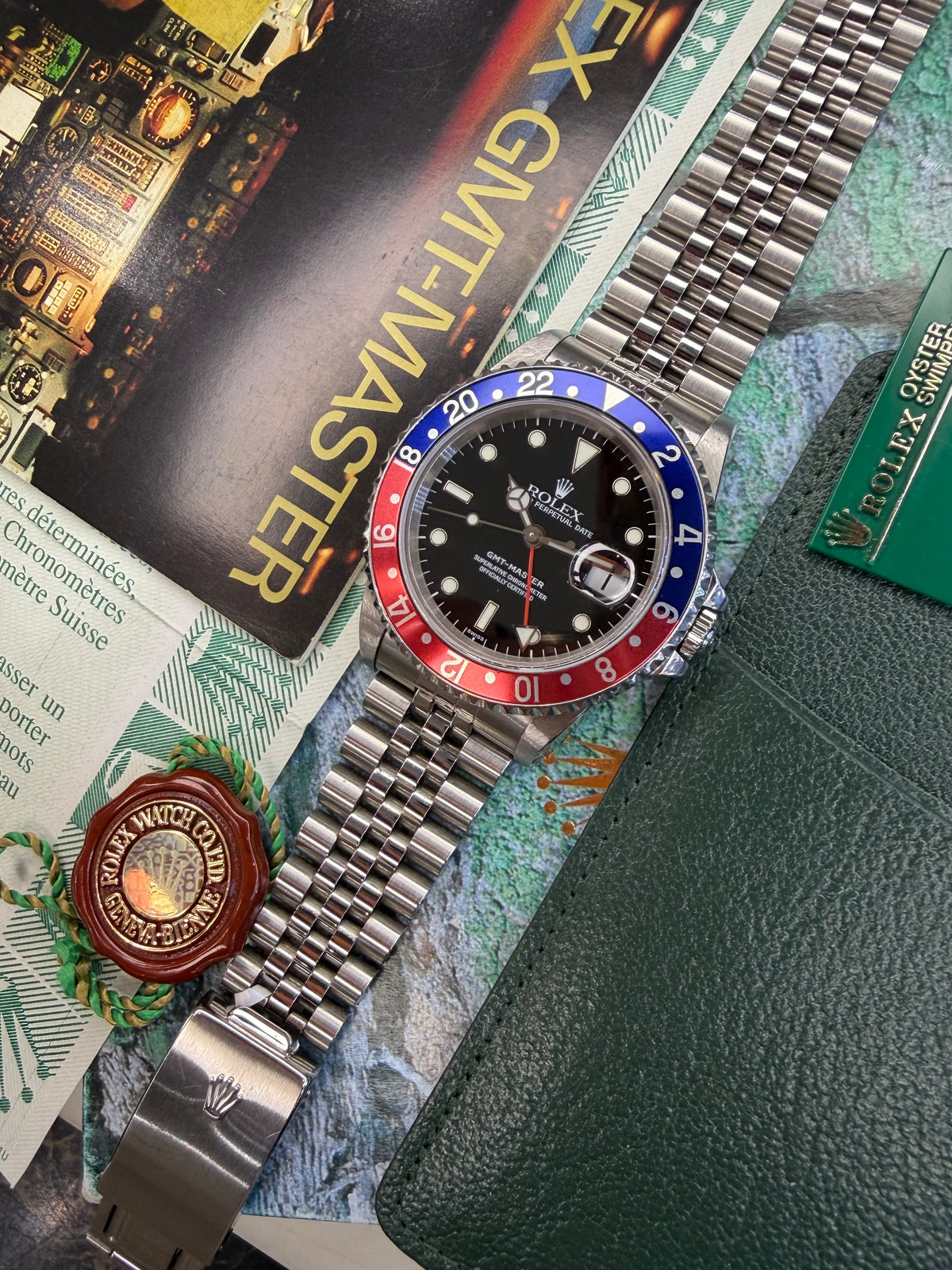 Rolex GMT Master "Pepsi" (2000 Box & Papers) 16700