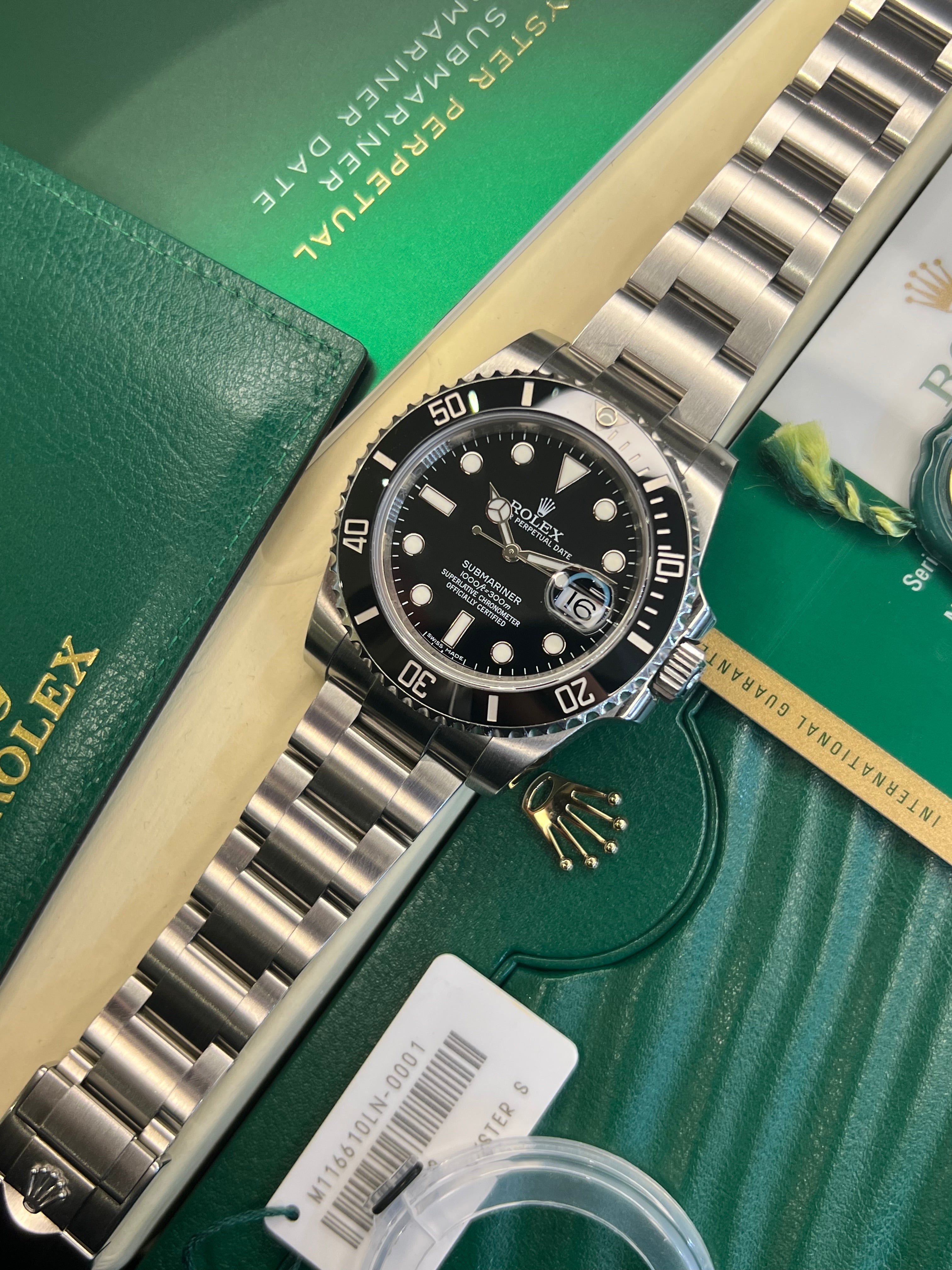 Rolex Submariner Date (2016 Full Set) 116610LN