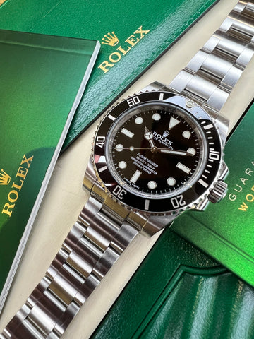 Rolex Submariner Non Date 2016 Box & Papers 114060