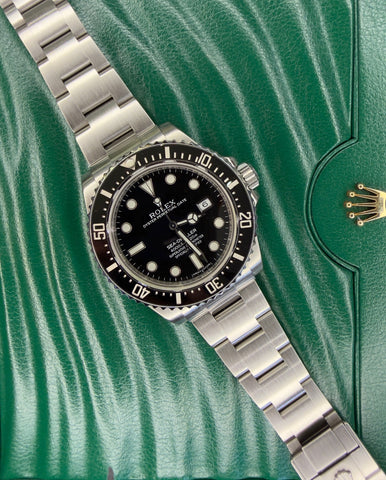 Rolex Sea-Dweller 4000 (2015 Box & Papers)