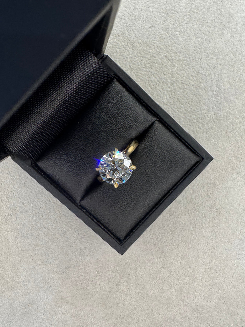 18ct Yellow Gold 3.62ct Round Brilliant Cut Lab Grown Diamond Solitaire