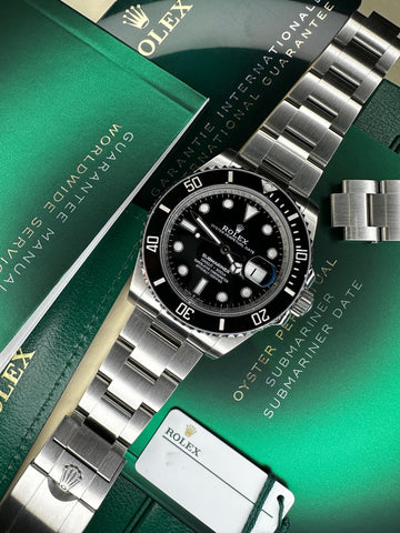 Rolex Submariner Date (2023 Box & Papers)